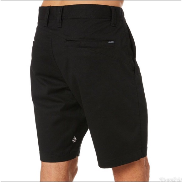 Bundle of 2 pairs of Volcom Shorts - Picture 9 of 9